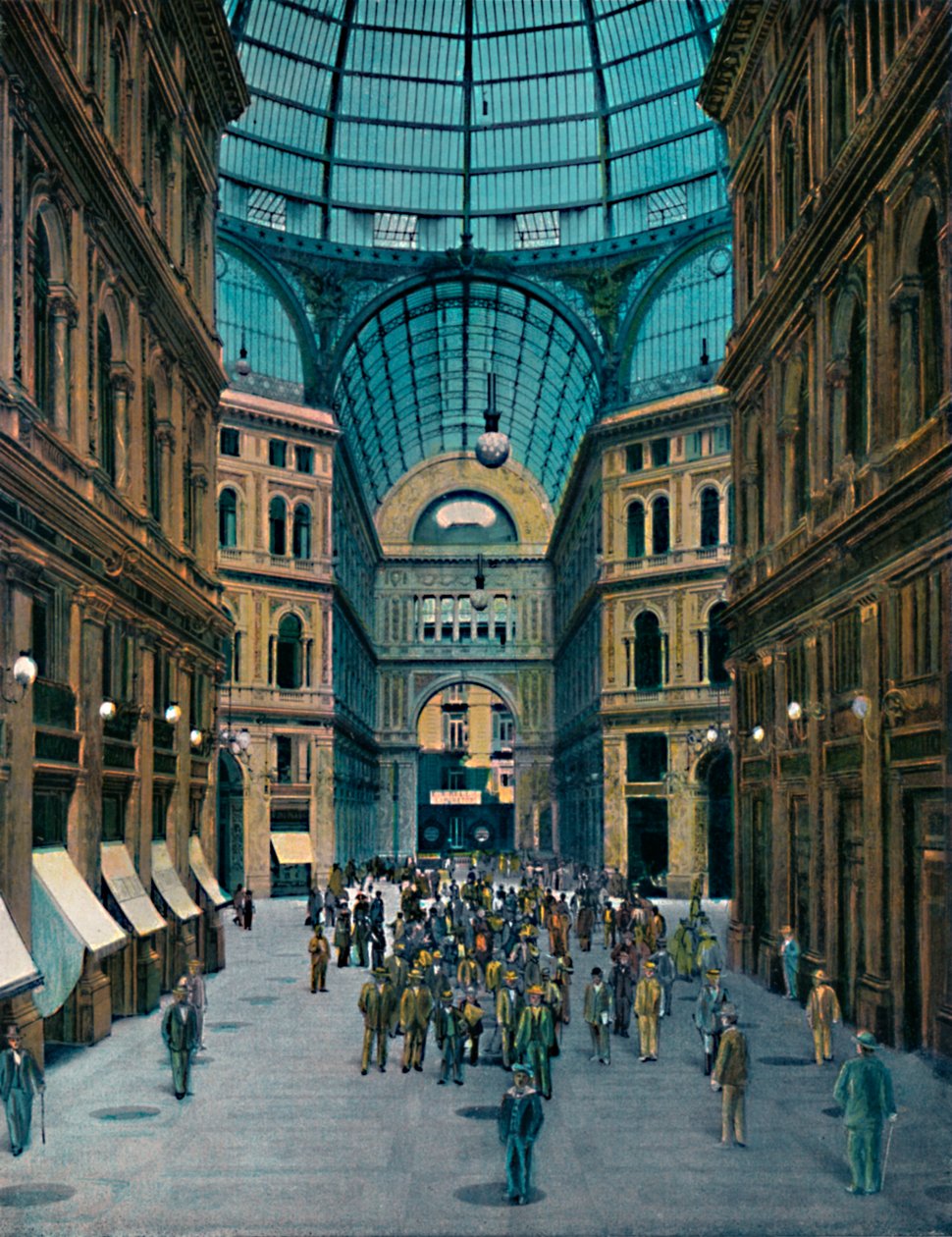 Innenansicht der Galleria Umberto I, Neapel, um 1900 von Unbekannt