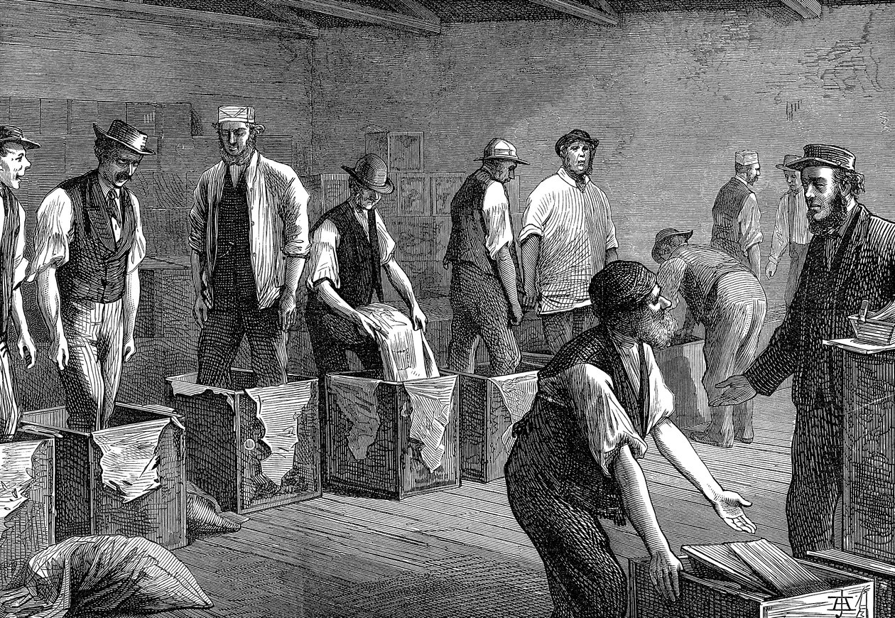 Verpackung von Tee in den Lagerhäusern der East & West India Dock Company, London, 1874 von Unbekannt