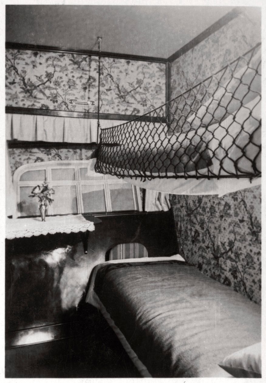 Passagierkabine bei Nacht, LZ 127 Graf Zeppelin, 1933 von Unbekannt