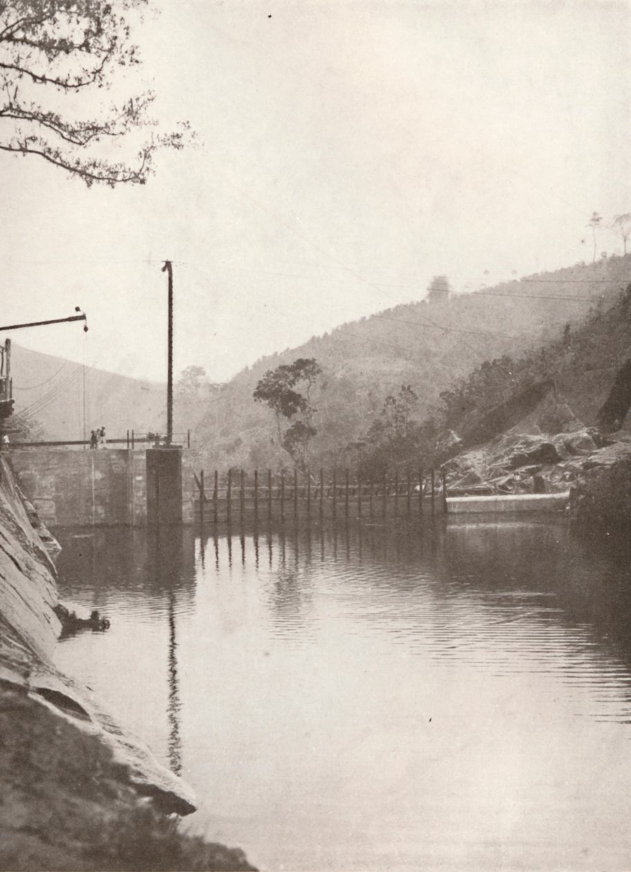 Pirahy-Ableitungsdamm flussaufwärts der Rio Light and Power Works, 1914 von Unbekannt
