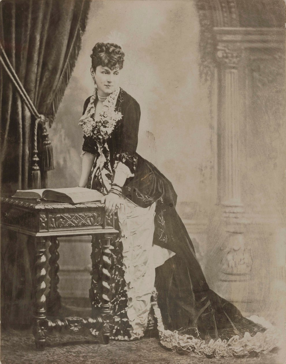 Porträt der Marquise Marie Arconati Visconti, geb. Peyrat 1840-1923, 1870 von Unbekannt