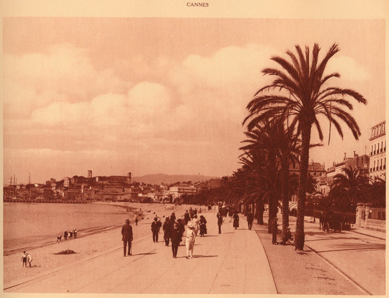 Promenade de la Croisette und Mont Chevalier, Cannes, 1930 von Unbekannt