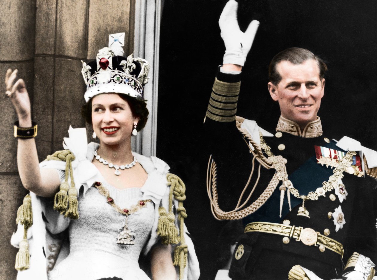 Königin Elizabeth II. und der Herzog von Edinburgh an ihrem Krönungstag, Buckingham Palace, 1953 von Unbekannt