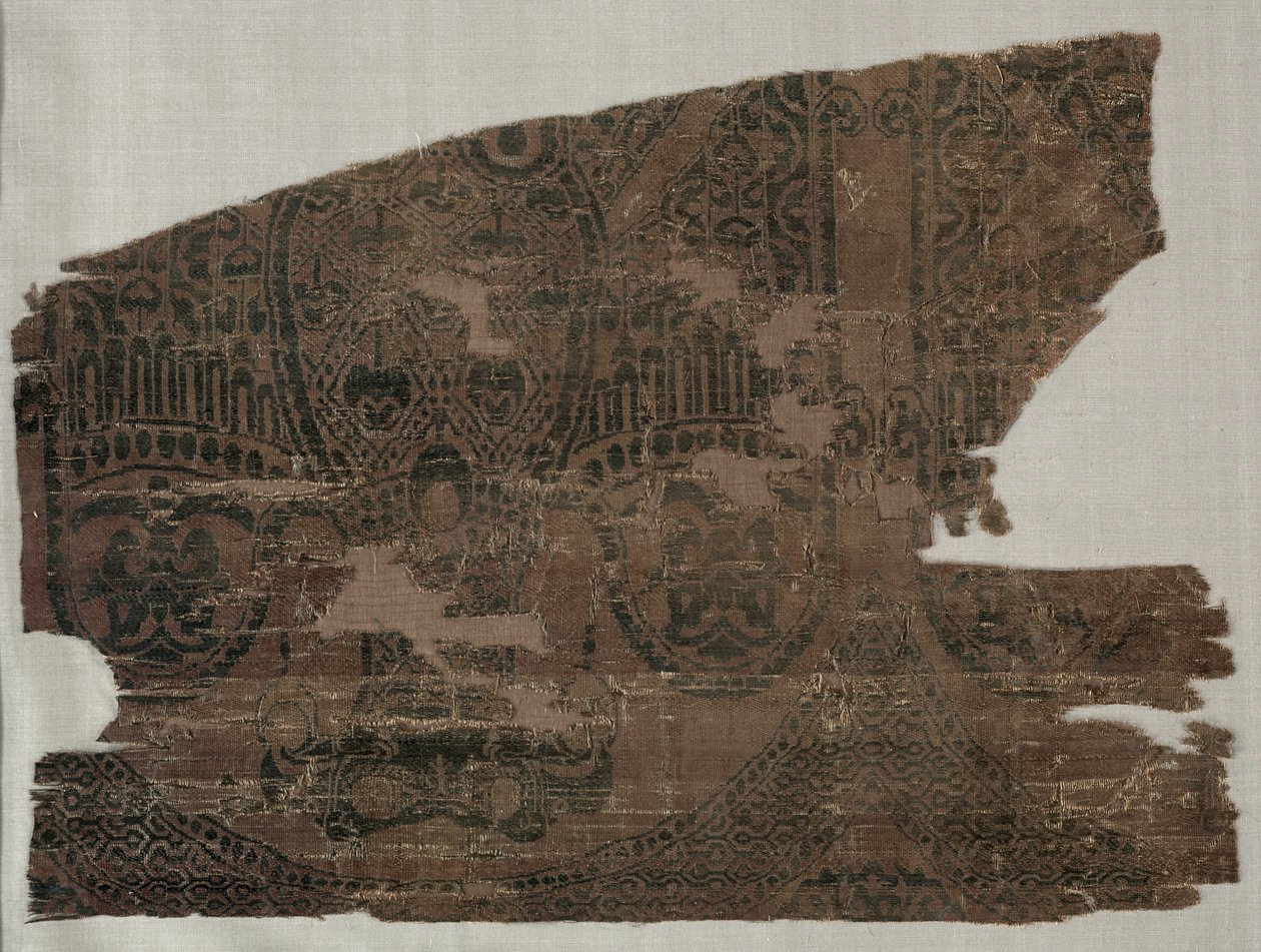 Samitfragmente mit Doppeladlern, aus dem Grab von Sankt Bernhard Calvo, 1200-1243 von Unbekannt