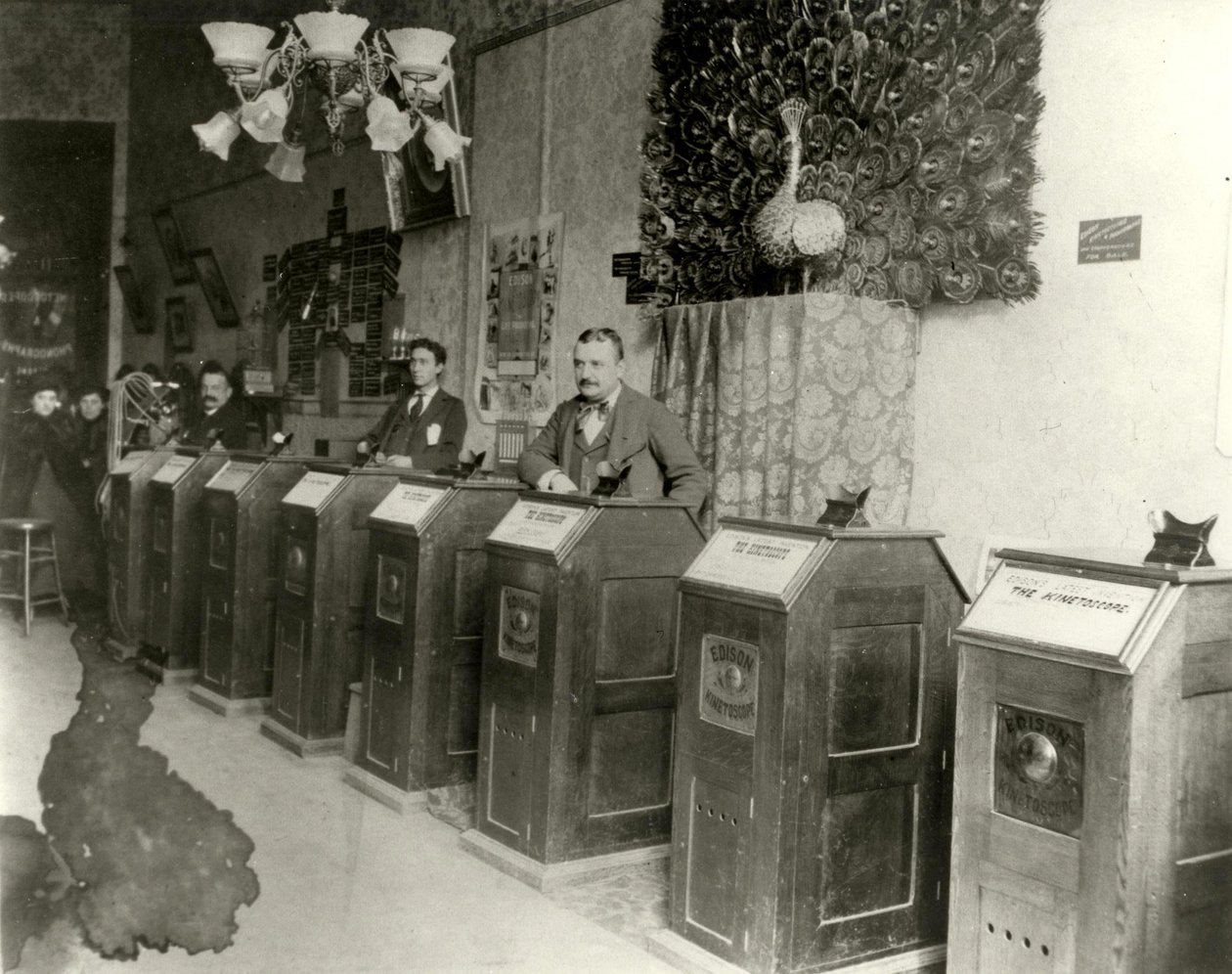 San Francisco Salon mit Kinetoskopen, 1894-1895 von Unbekannt