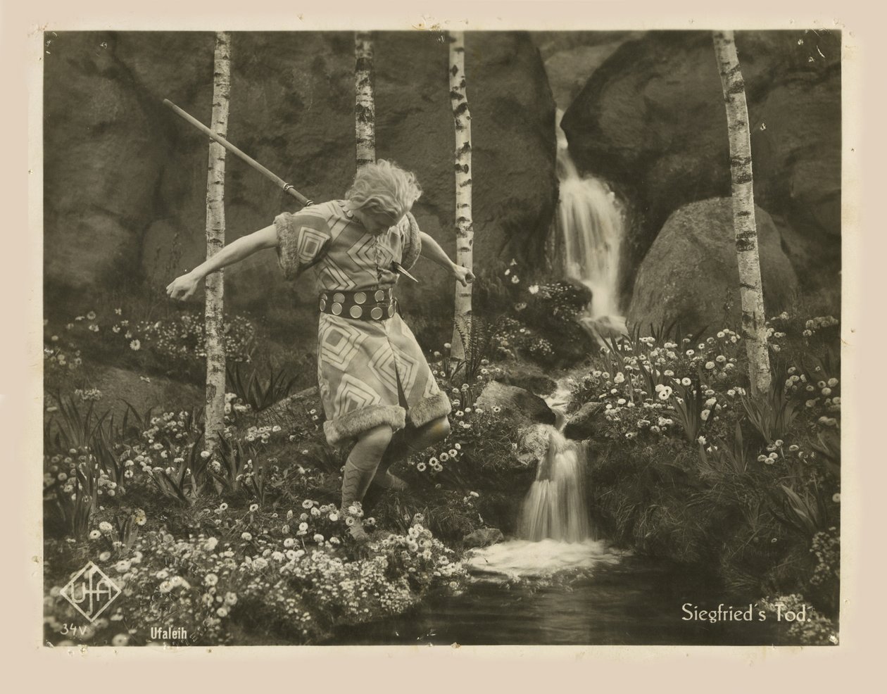 Szene aus dem Film Die Nibelungen: Siegfried von Fritz Lang, 1924 von Unbekannt