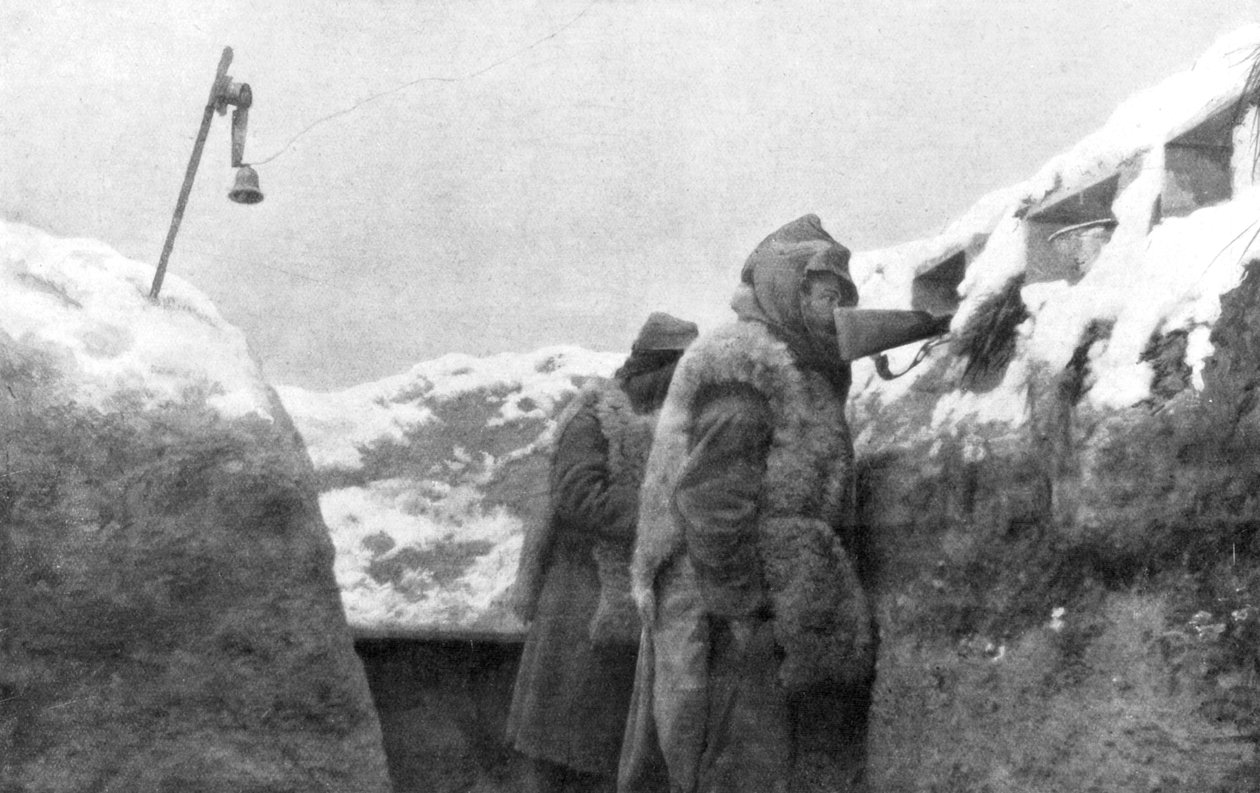 Wachen in einem Graben, der über das Niemandsland blickt, Pas-de-Calais, Frankreich, Winter 1915 von Unbekannt
