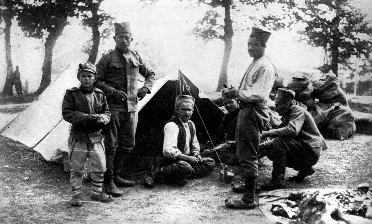 Serbische Soldaten beim Campen, Erster Weltkrieg, 1914 von Unbekannt