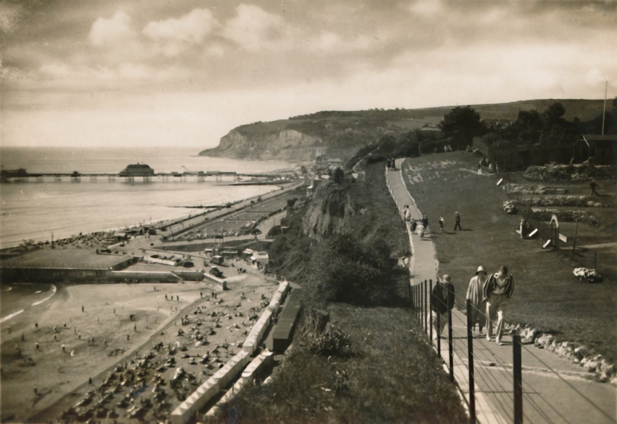 Small Hope Bay und Shanklin Pier, I.W., vom Cliff Walk, um 1920 von Unbekannt
