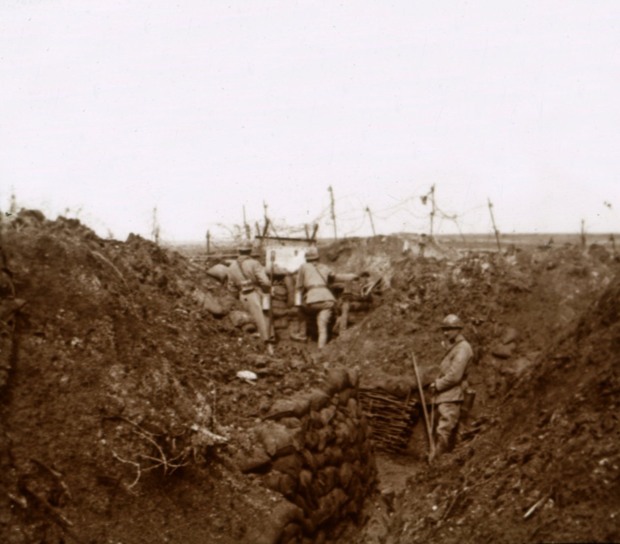 Soldaten in den Schützengräben, Massiges, Nordfrankreich von Unbekannt