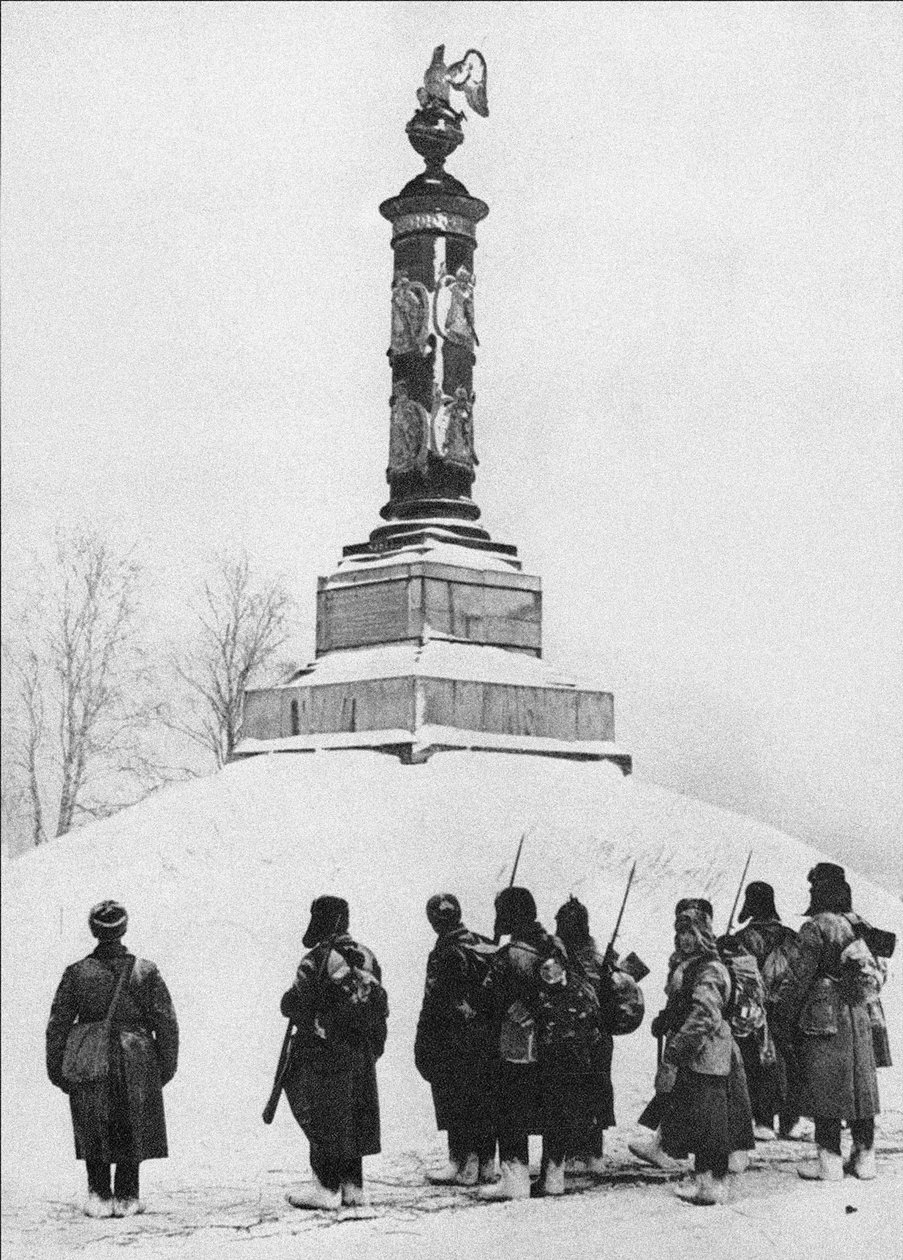 Sowjetische Soldaten am Denkmal für die Helden des Krieges von 1812 im Dorf Tarutino Kaluga von Unbekannt
