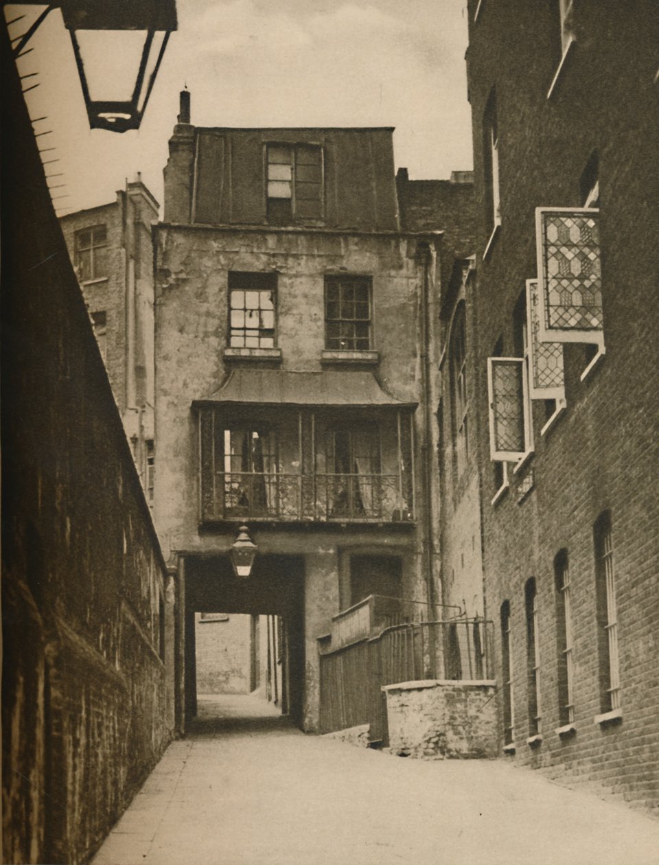 Strand Lane und der Eingang zum Römischen Bad, ca. 1935 von Unbekannt