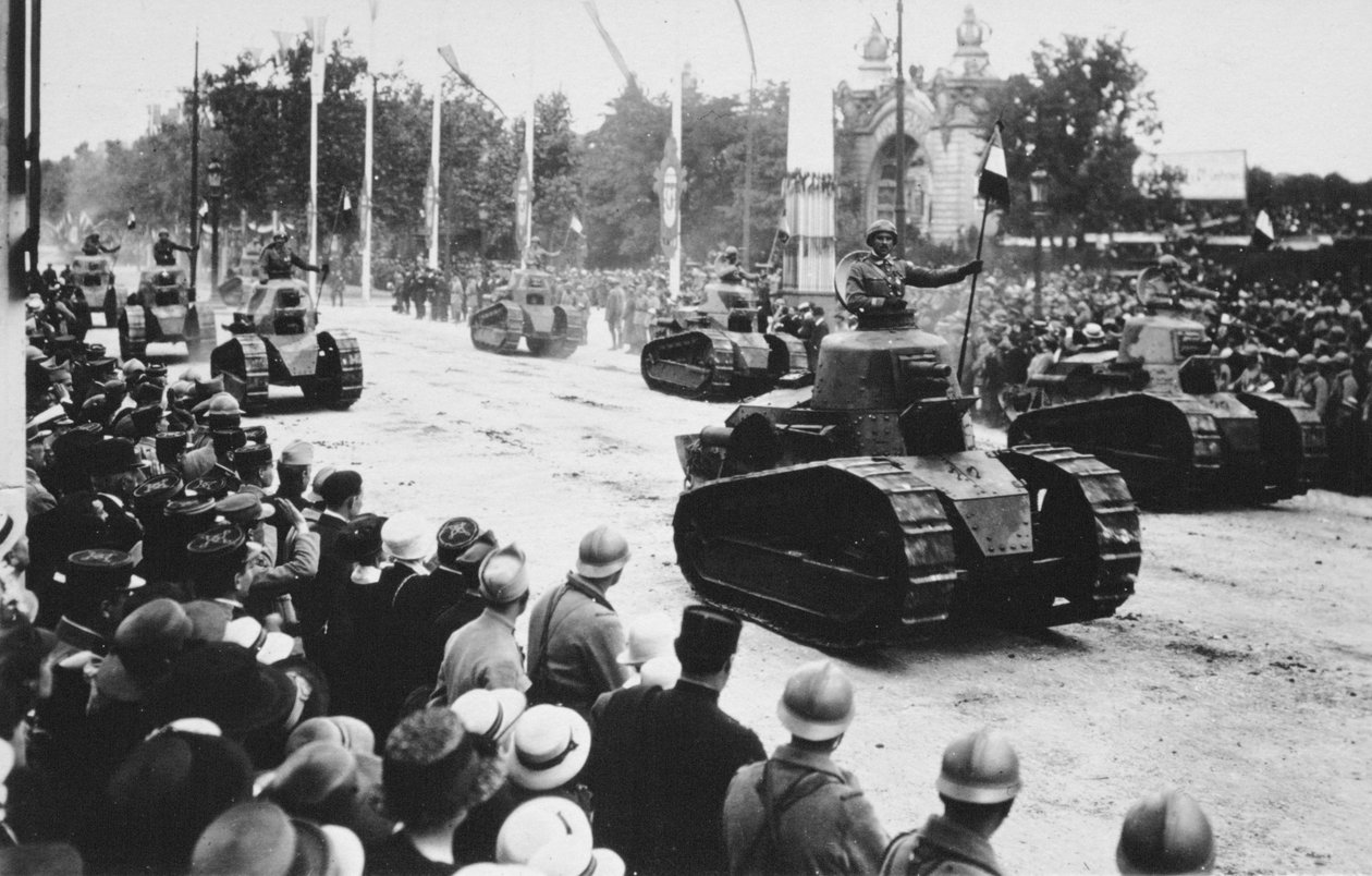 Panzer in der großen Siegesparade, Paris, Frankreich, 14. Juli 1919 von Unbekannt