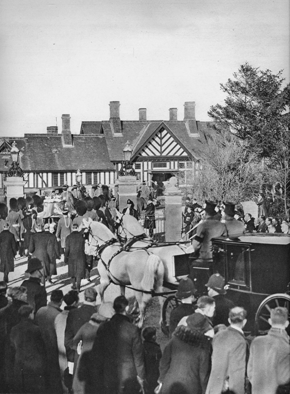 Die Ankunft des Sarges von König Georg am Bahnhof Wolferton, 1936 von Unbekannt