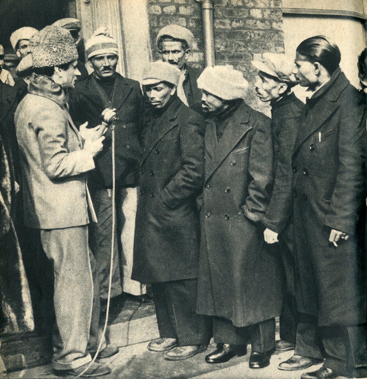Die Marine ist hier. Kosaken retten britische Seeleute von der Altmark, 1942 von Unbekannt
