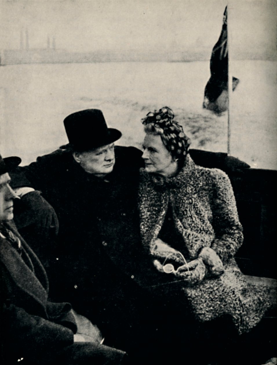 Der Premierminister besucht die Docks von London, ca. 1940 von Unbekannt