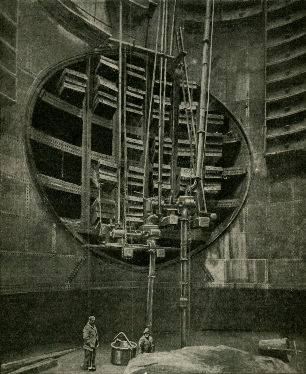 Der Schacht zum Eingang des Blackwall-Tunnels, 1901 von Unbekannt