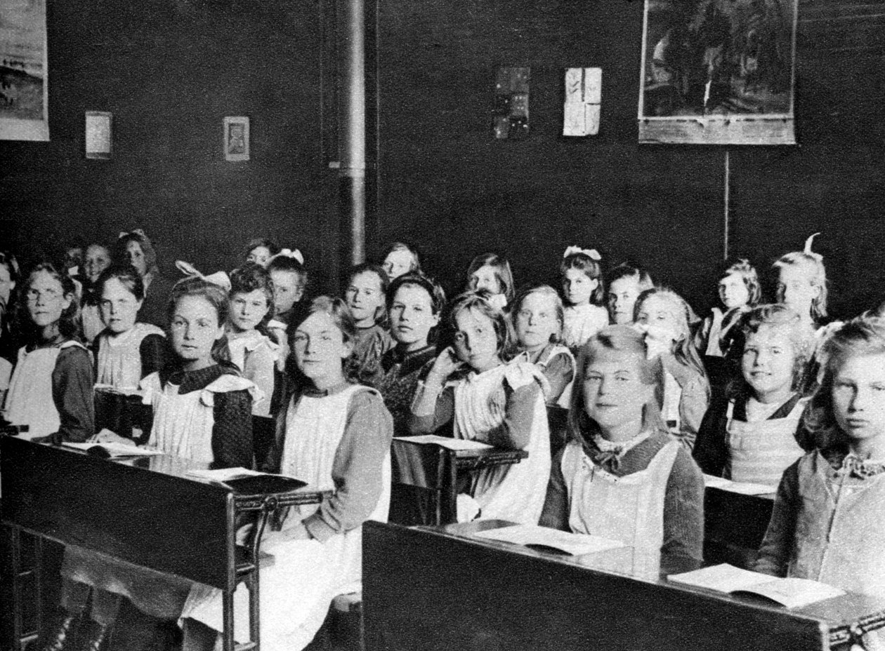 Die Mädchen, die im Dr. Barnardos Heim in Barkingside, London, leben, 1926-1927 von Unbekannt