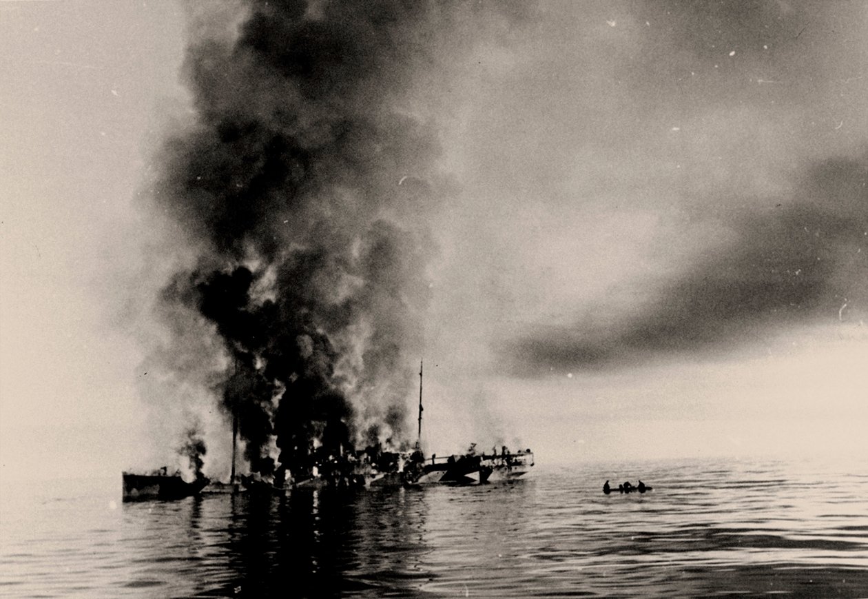 Das Sinken des Eisbrechers Alexander Sibiryakov durch den deutschen Kreuzer Admiral Scheer am 25. August 1942 von Unbekannt