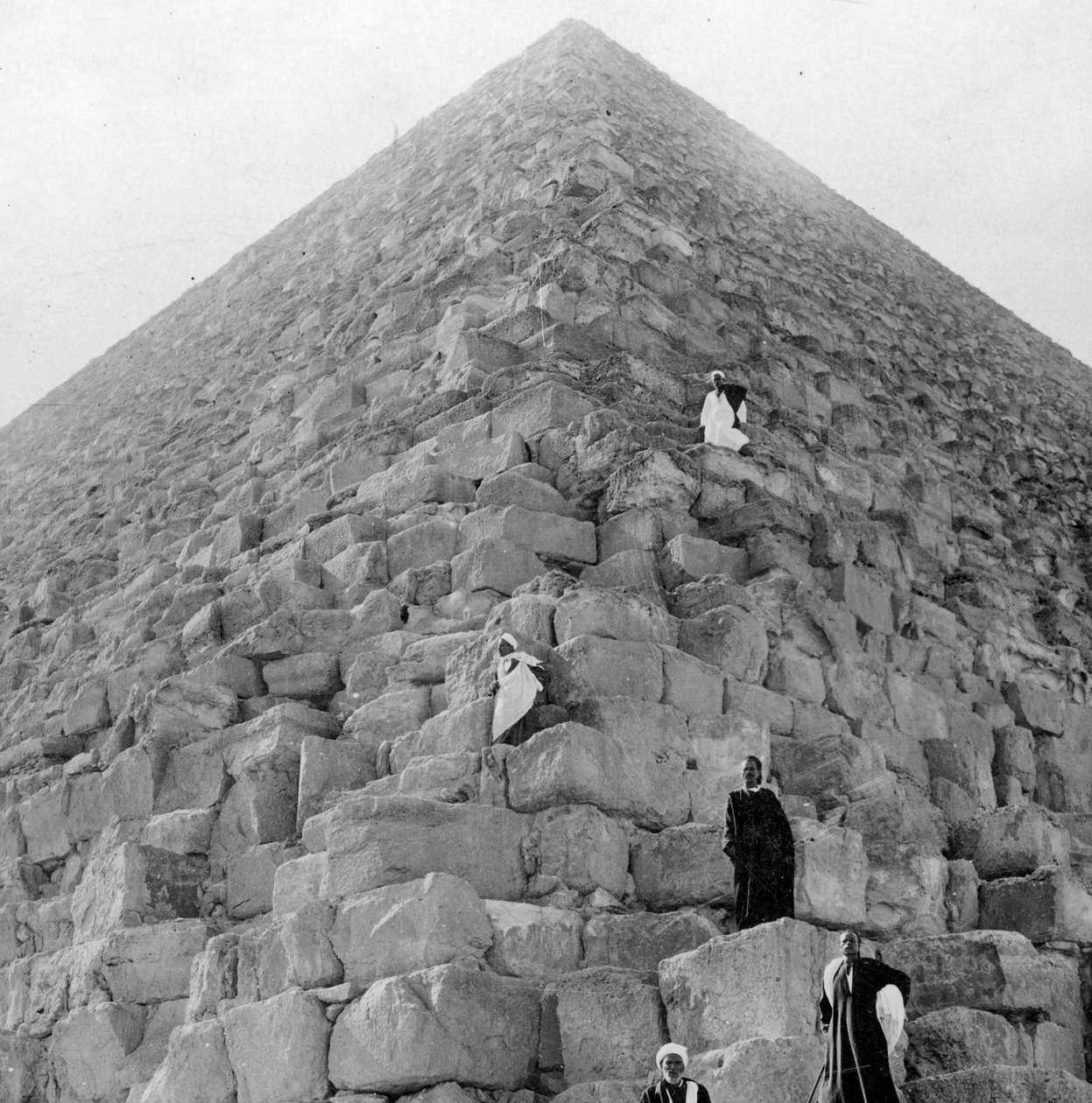 Touristenecke, die Große Pyramide von Gizeh, Ägypten, 20. Jahrhundert von Unbekannt