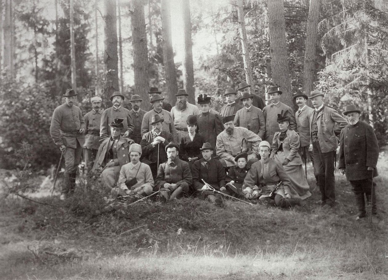 Zar Alexander III. mit Familie und Freunden auf der Jagd im Białowieża-Wald, Russland, 1894 von Unbekannt