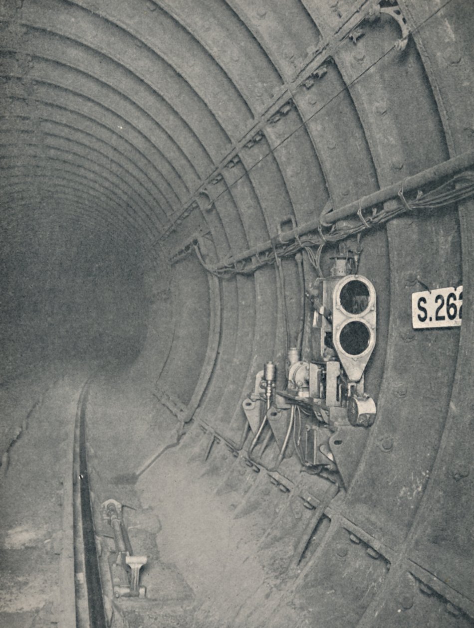 Tunnelsignal und automatische Zugstopps. Londoner U-Bahn, 1926 von Unbekannt