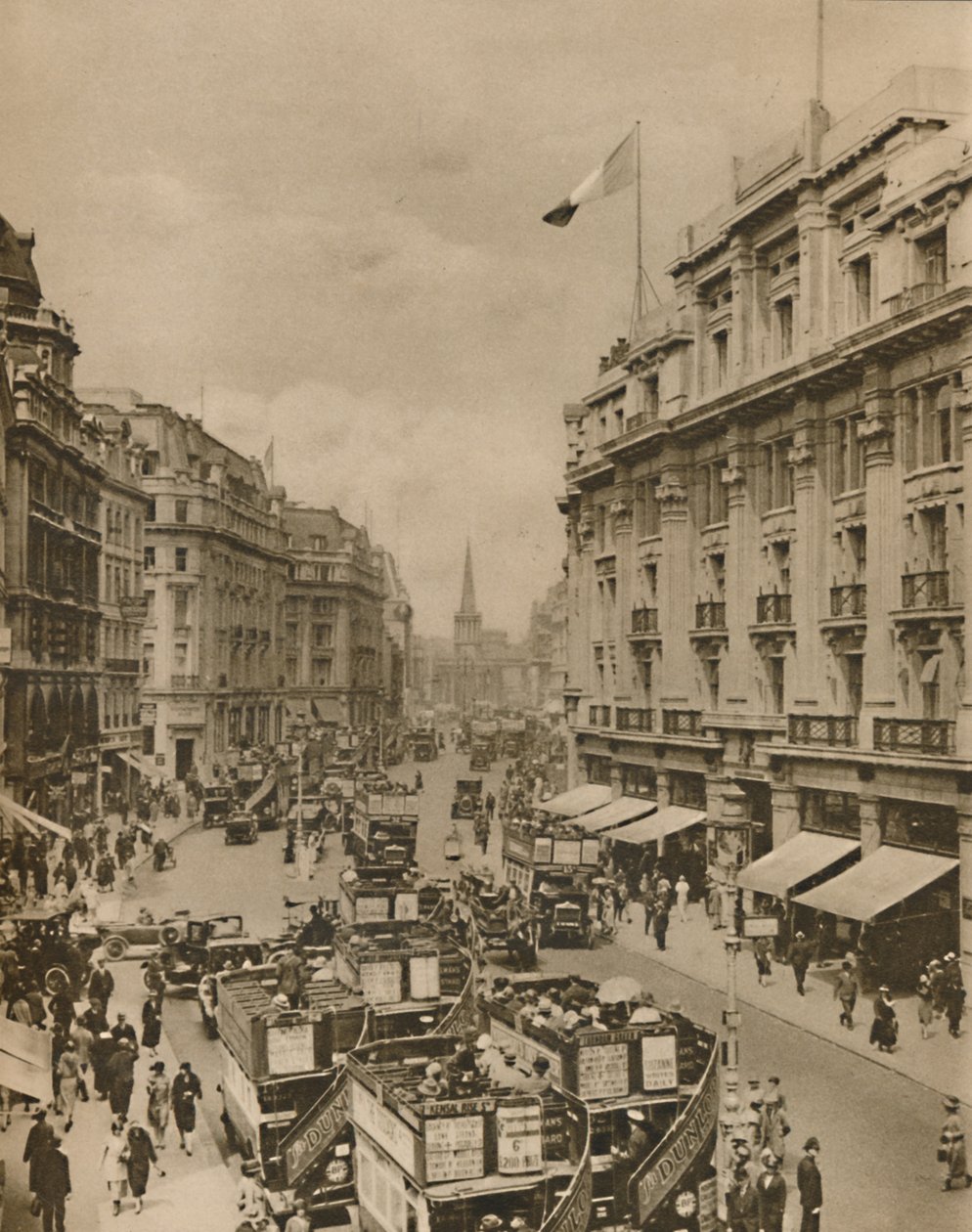 Oberer Teil der Regent Street, Das Paradies der Londoner Käufer, um 1935 von Unbekannt