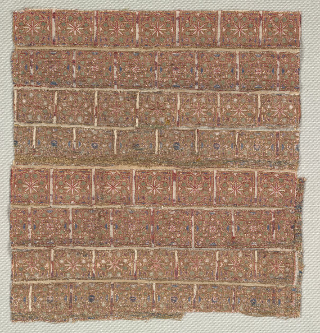 Gewandfragment mit Sternen in versetzten Quadraten, 1200er von Unbekannt