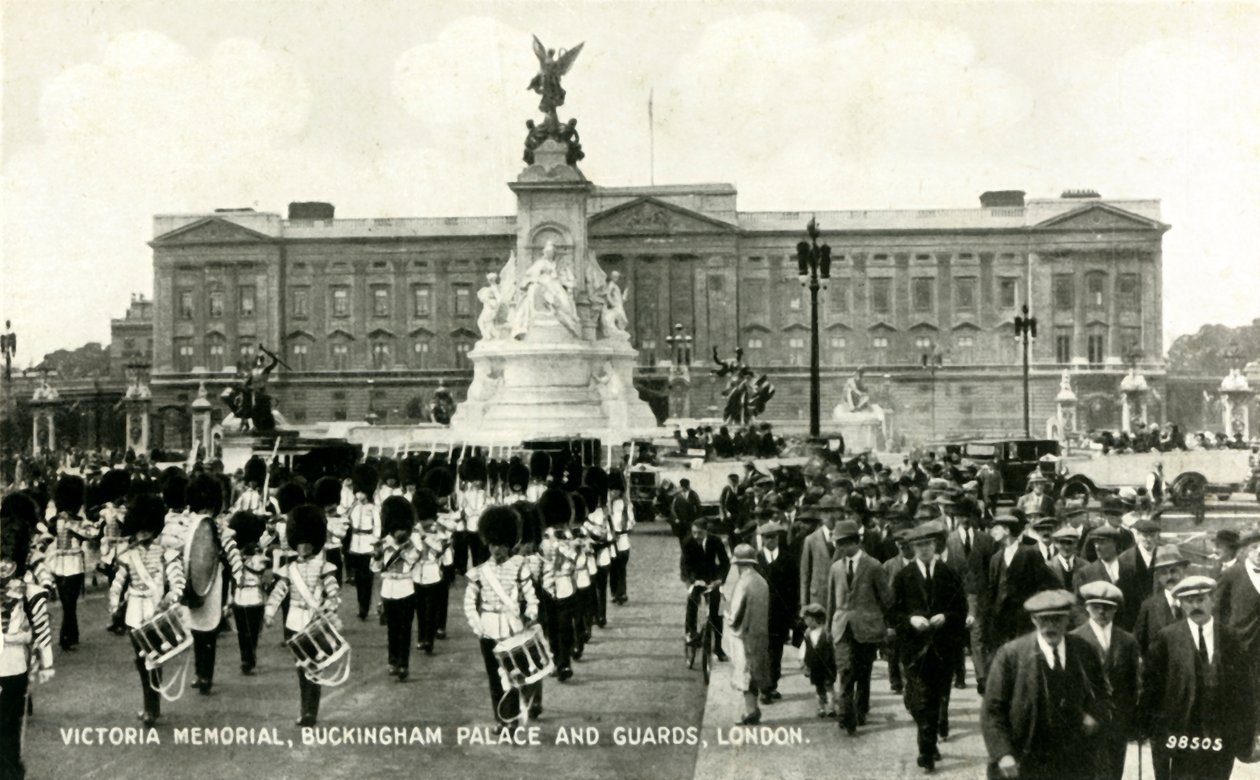 Victoria Memorial, Buckingham Palace und Wachen, London, 1930er Jahre von Unbekannt