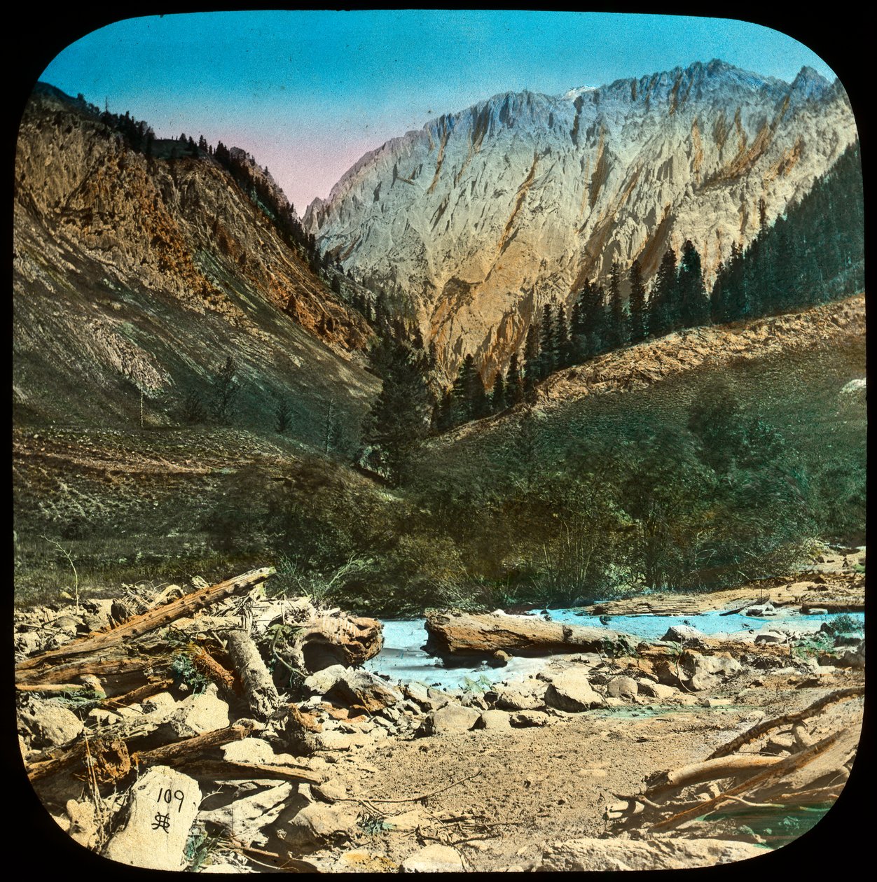 Ansicht zwischen Sonamarg und Baltal, Kaschmir, Indien, spätes 19. oder frühes 20. Jahrhundert von Unbekannt