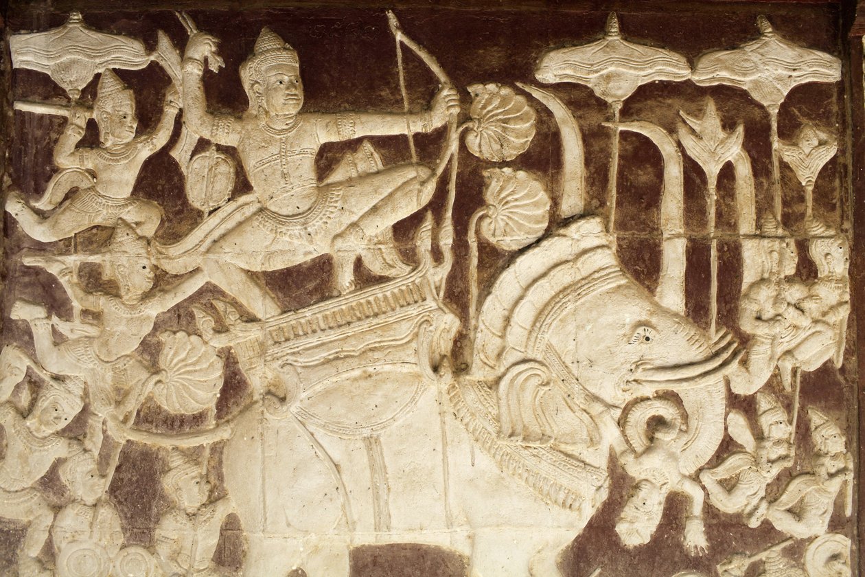 Wat Ounalom: Skulptur, die eine Kampfszene aus dem Ramayana darstellt, Phnom Penh, Kambodscha von Unbekannt
