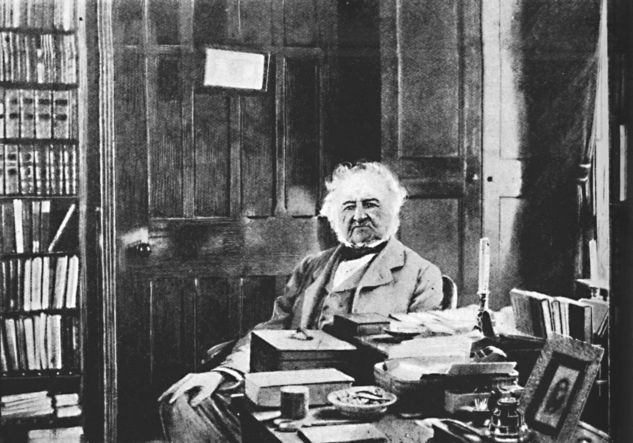 William Gladstone - Der alte Mann sitzt an seinem Studiertisch, um 1925 von Unbekannt