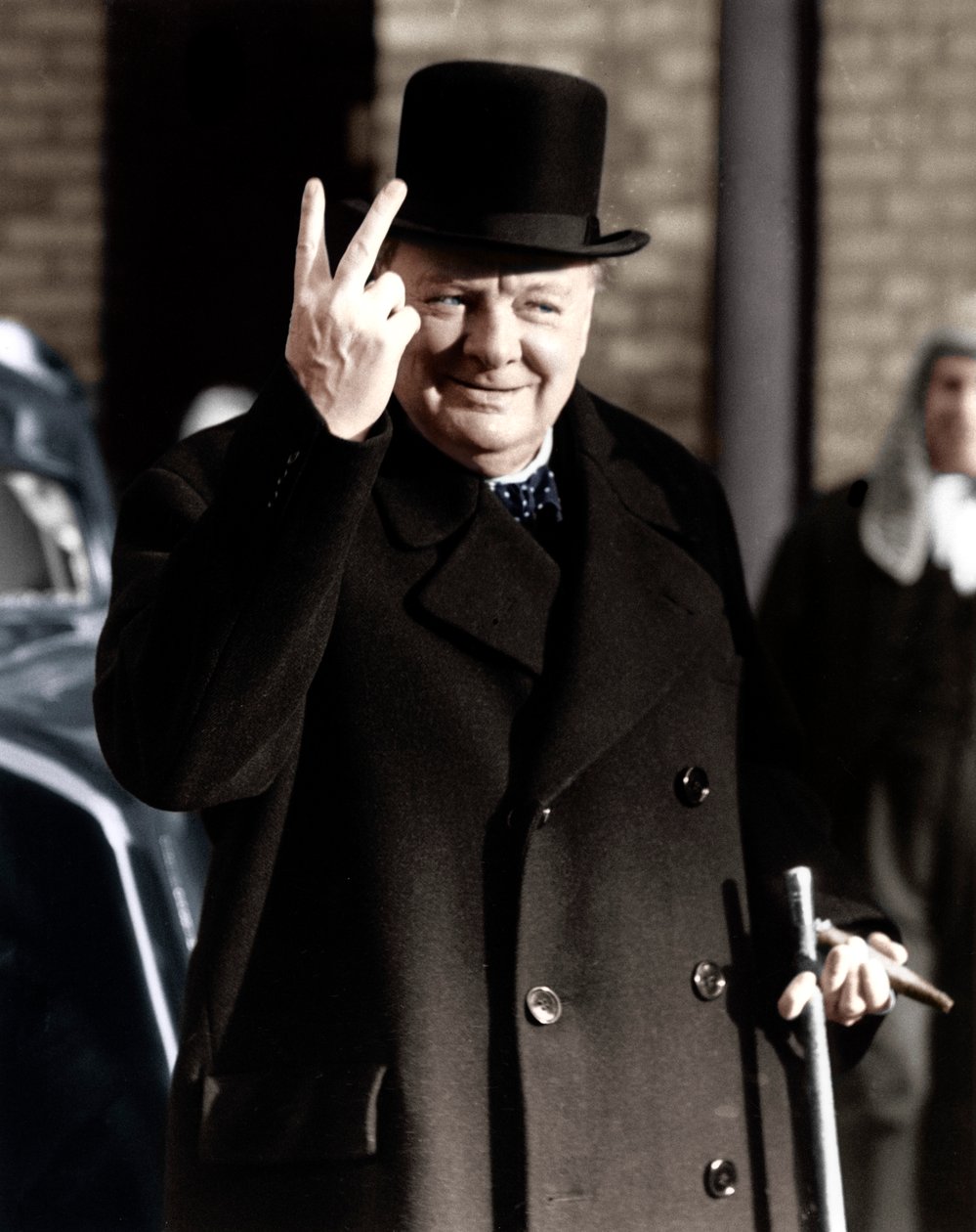 Winston Churchill zeigt sein berühmtes V-Zeichen für den Sieg, 1942 von Unbekannt