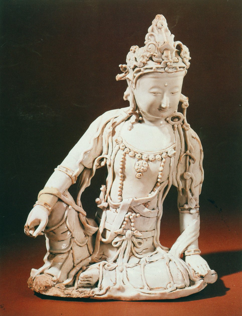 Ching-te-Chen weiß glasierte Figur von Arolo Kites Vara, Yuan-Dynastie, spätes 13. - frühes 14. Jahrhundert von Unbekannt Unbekannt