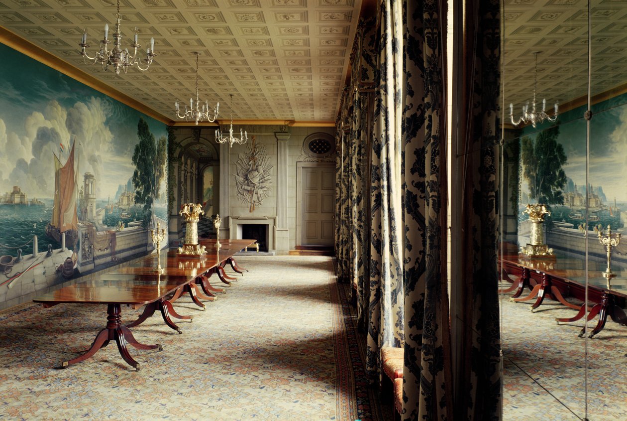 Das Esszimmer in Plas Newydd, Anglesey, mit Wandgemälde von Rex Whistler, 1936 von Unbekannt Unbekannt