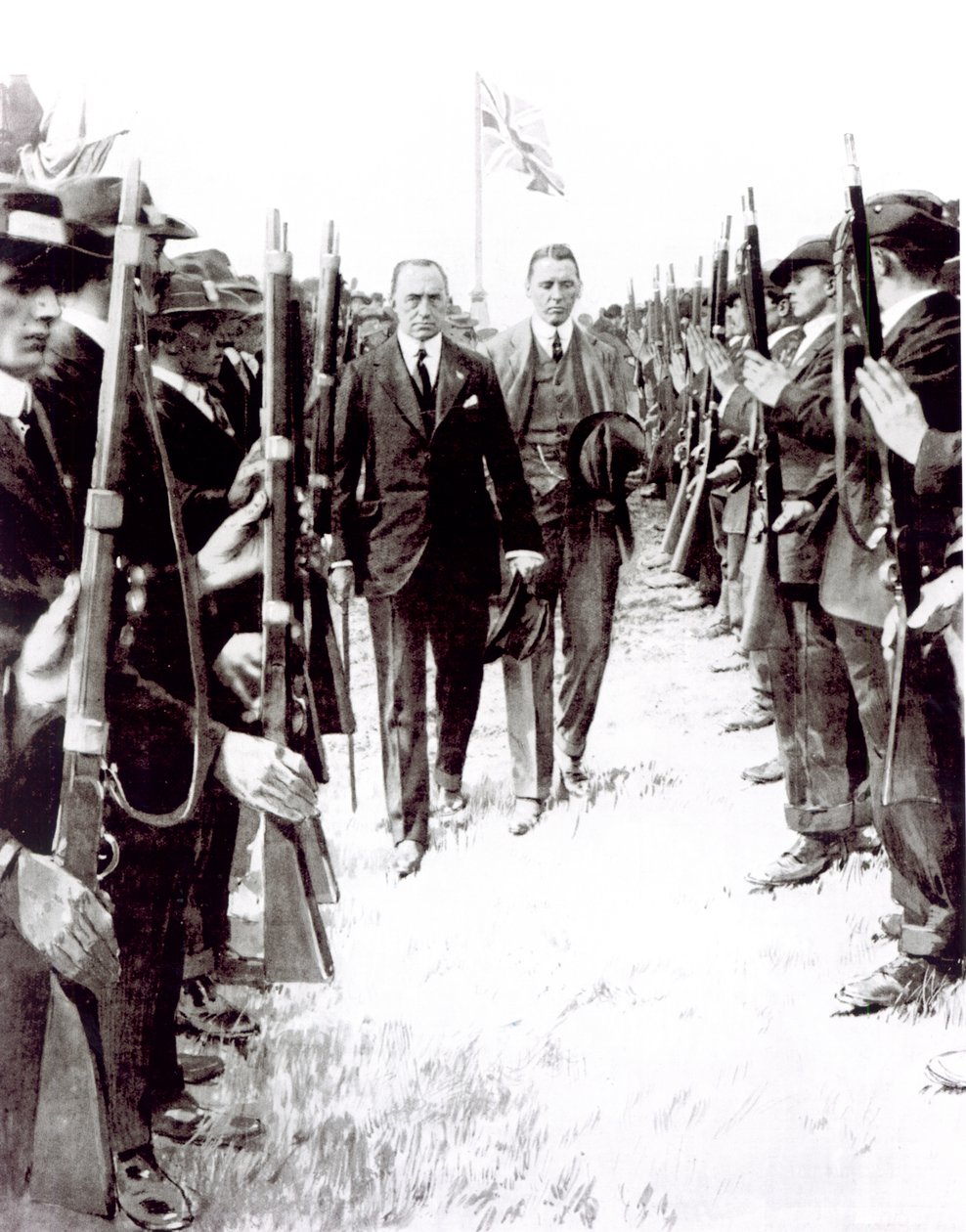 Die Bewegung, die das Regierungsangebot der "begrenzten Ausschließung" an irische Grafschaften ins Leben rief: Sir Edward Carson von Unbekannt Unbekannt