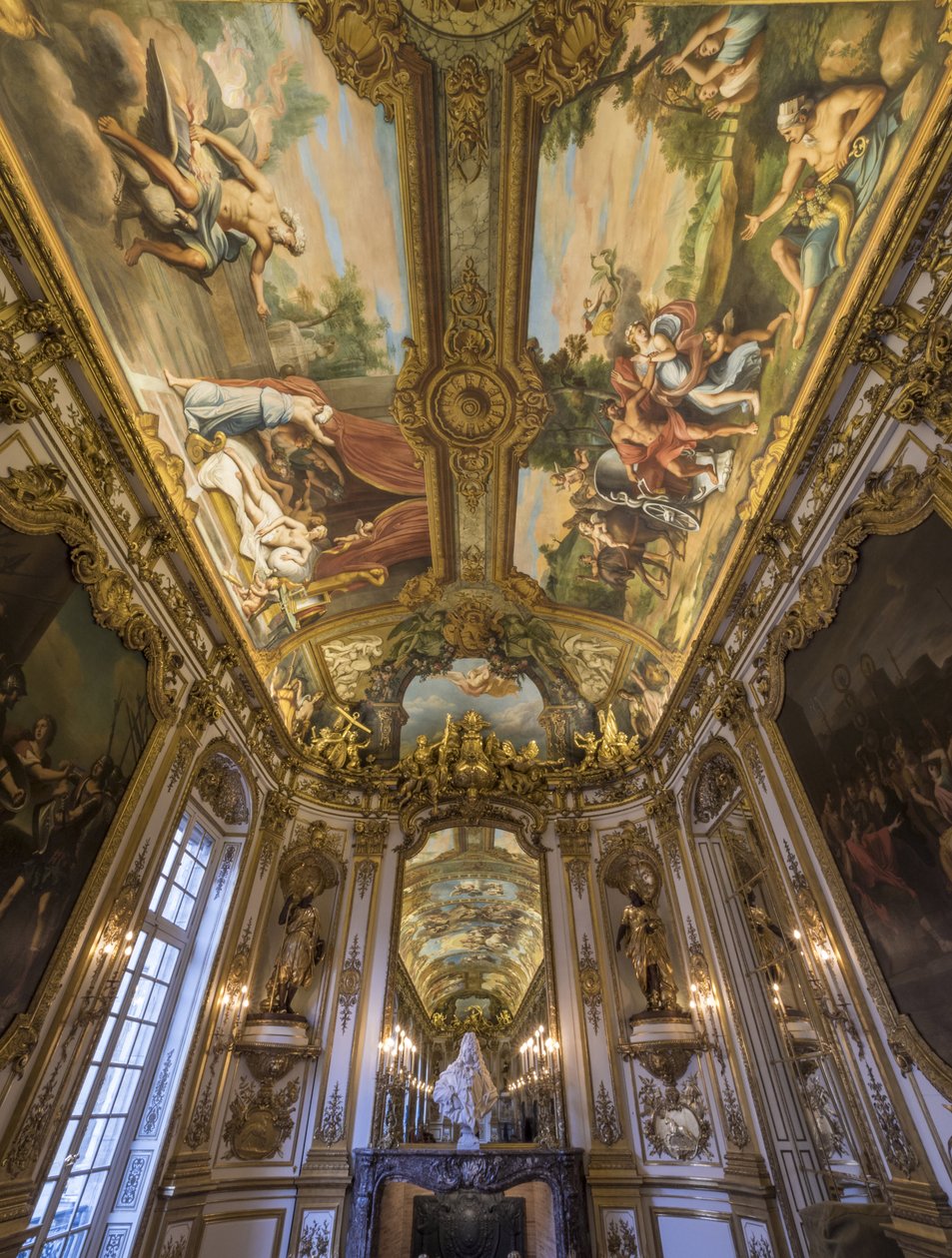 Allegorie von Feuer und Erde auf dem Gewölbe von Unbekannt