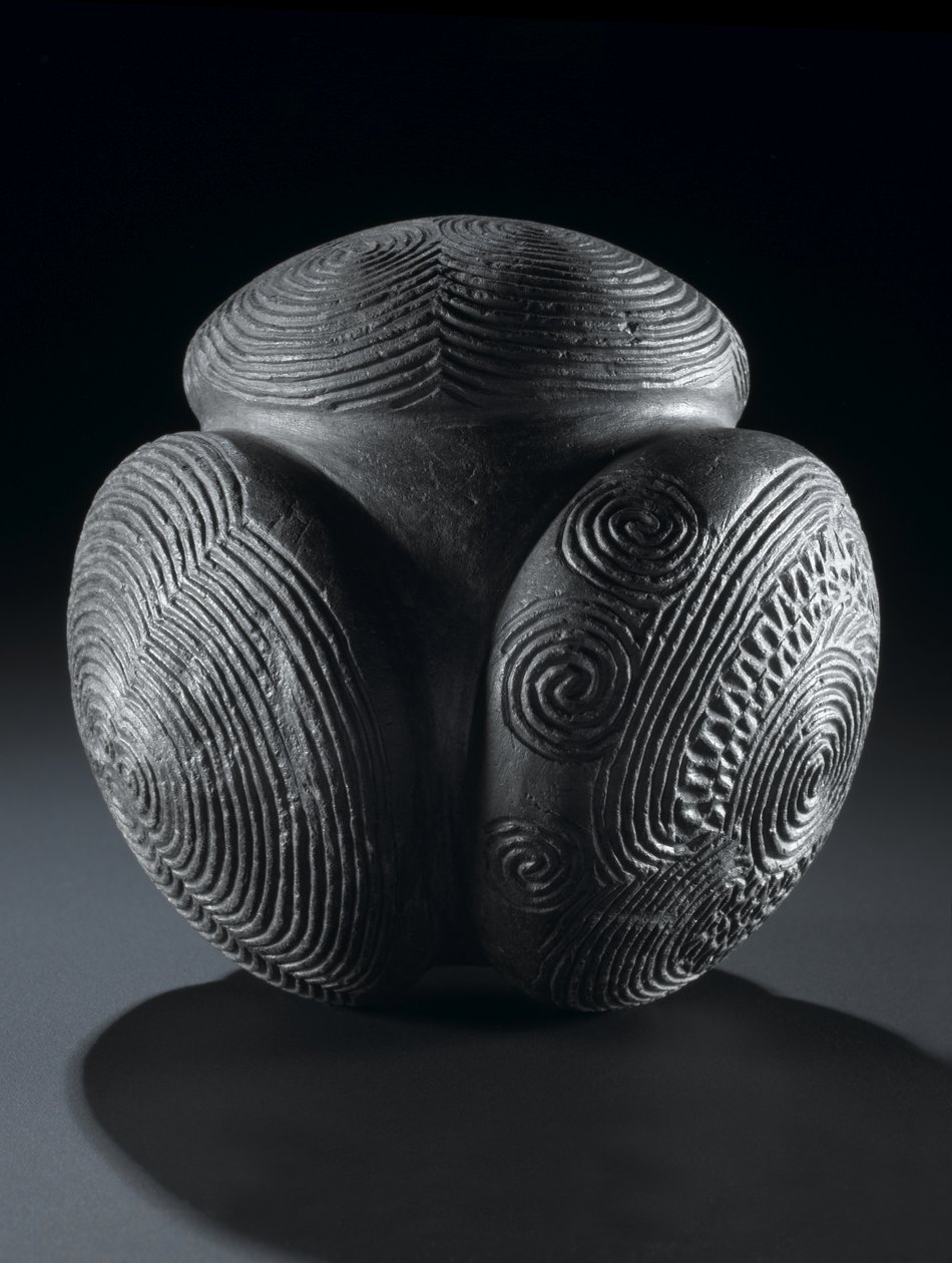 Geschnitzter Ball von Glass Hill, Towie, Aberdeenshire, Neolithikum, ca. 3000 v. Chr. von Unbekannt