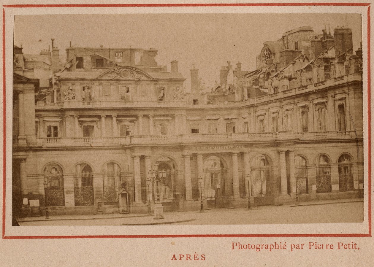 Kommune von Paris (1871): Ansicht des Palais-Royal in Paris nach dem Brand im Mai 1871 von Unbekannt