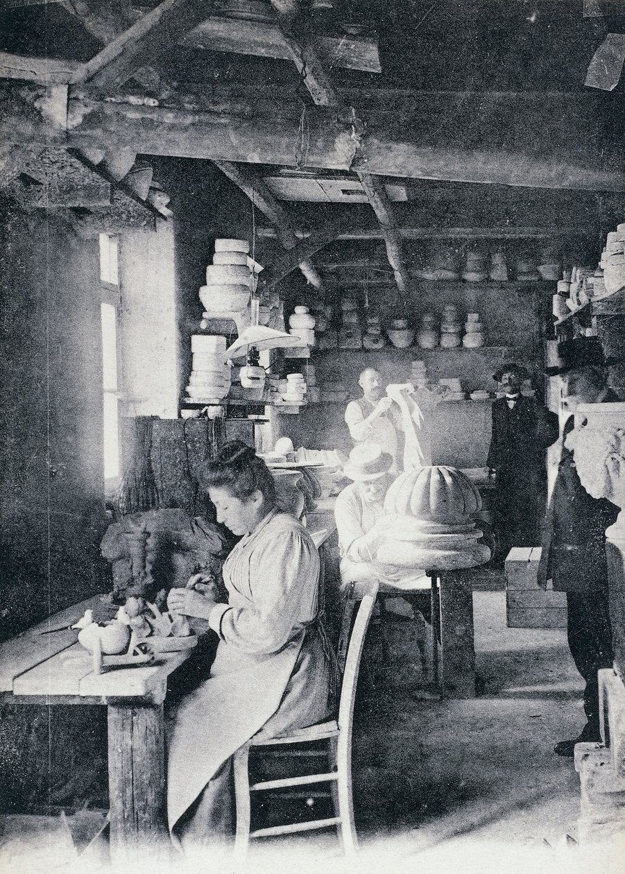 Handwerker bei der Herstellung von Vallauris-Kunstkeramik, um 1900, Postkarte, Frankreich, 20. Jahrhundert von William M. Timlin
