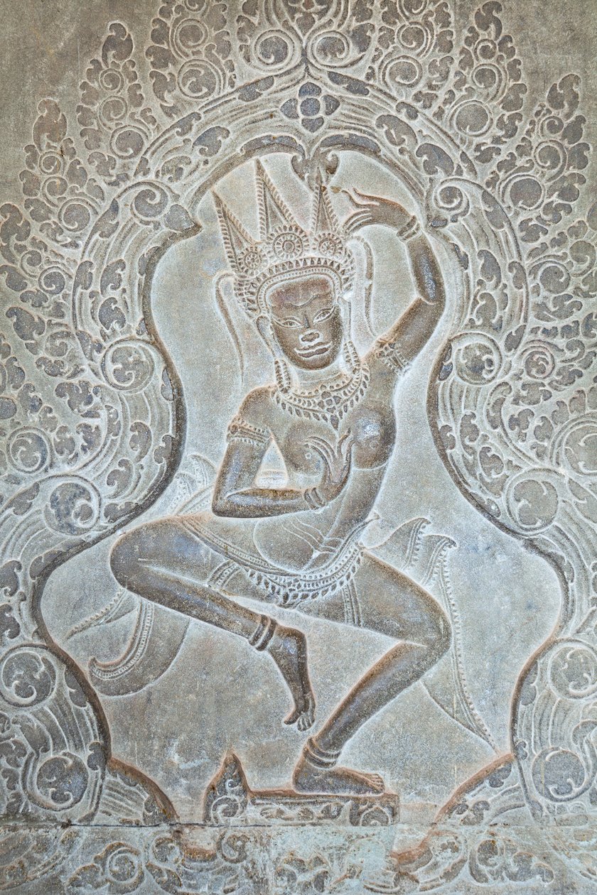 Tanzende Apsara-Relief an der äußeren Westwand, Angkor Wat, Kambodscha (Foto) von Unbekannter Künstler