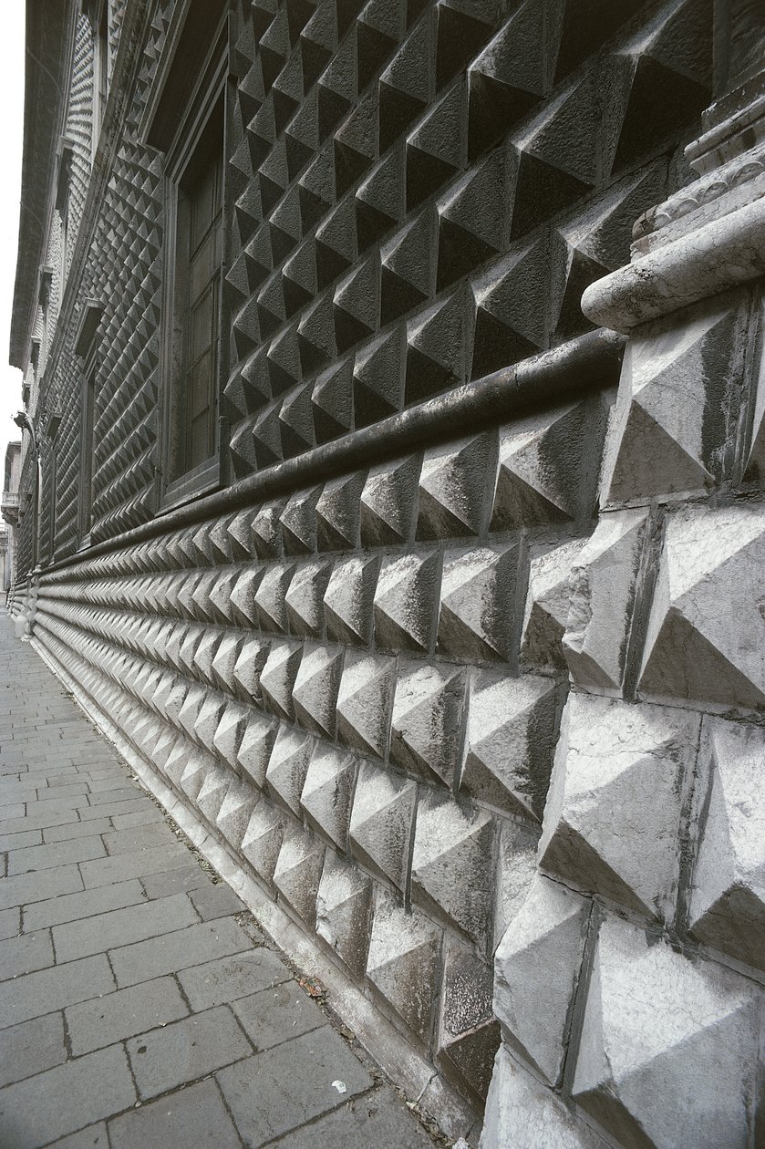 Detail der Fassade des Palazzo dei Diamanti, Ferrara, Italien von Benjamin Baud
