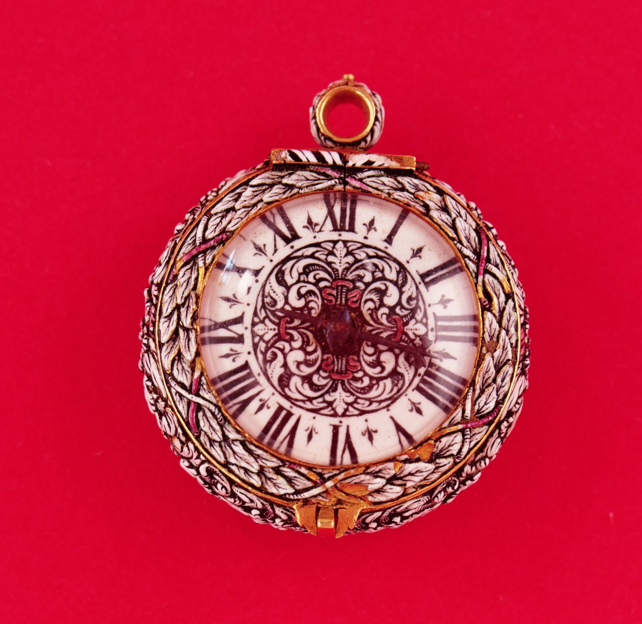 Französische Taschenuhr mit goldener Hülle, emailliert mit weißen Blumen und Laub mit schwarzen Markierungen, von Goullons, ca. 1650 von Unbekannt