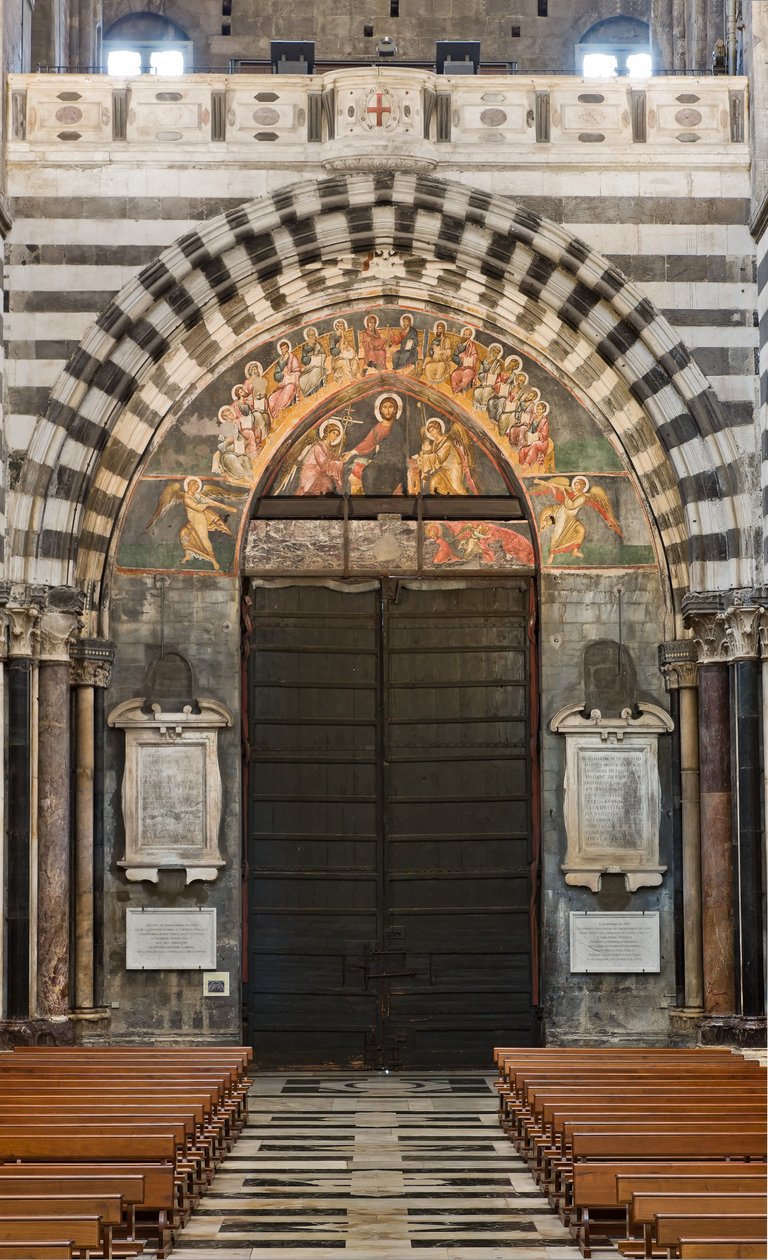 Genua, Duomo (St. Laurentius-Kathedrale), innen, Endonarthex: Blick auf die Gegenfassade und das Hauptportal von Unbekannter Künstler