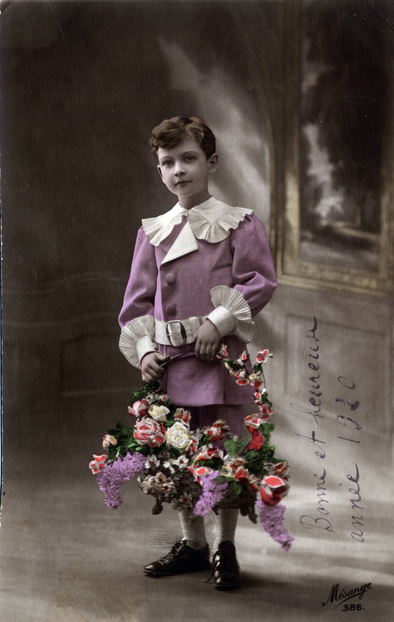 Neujahrskarte: Ein Kind hält einen Korb mit Blumen - Postkarte von 1920 von Unbekannt