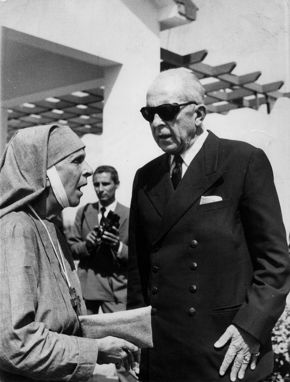 König Paul I. von Griechenland und Prinzessin Andrew von Griechenland (Schwiegermutter von Elizabeth II) 18. September von Unbekannt