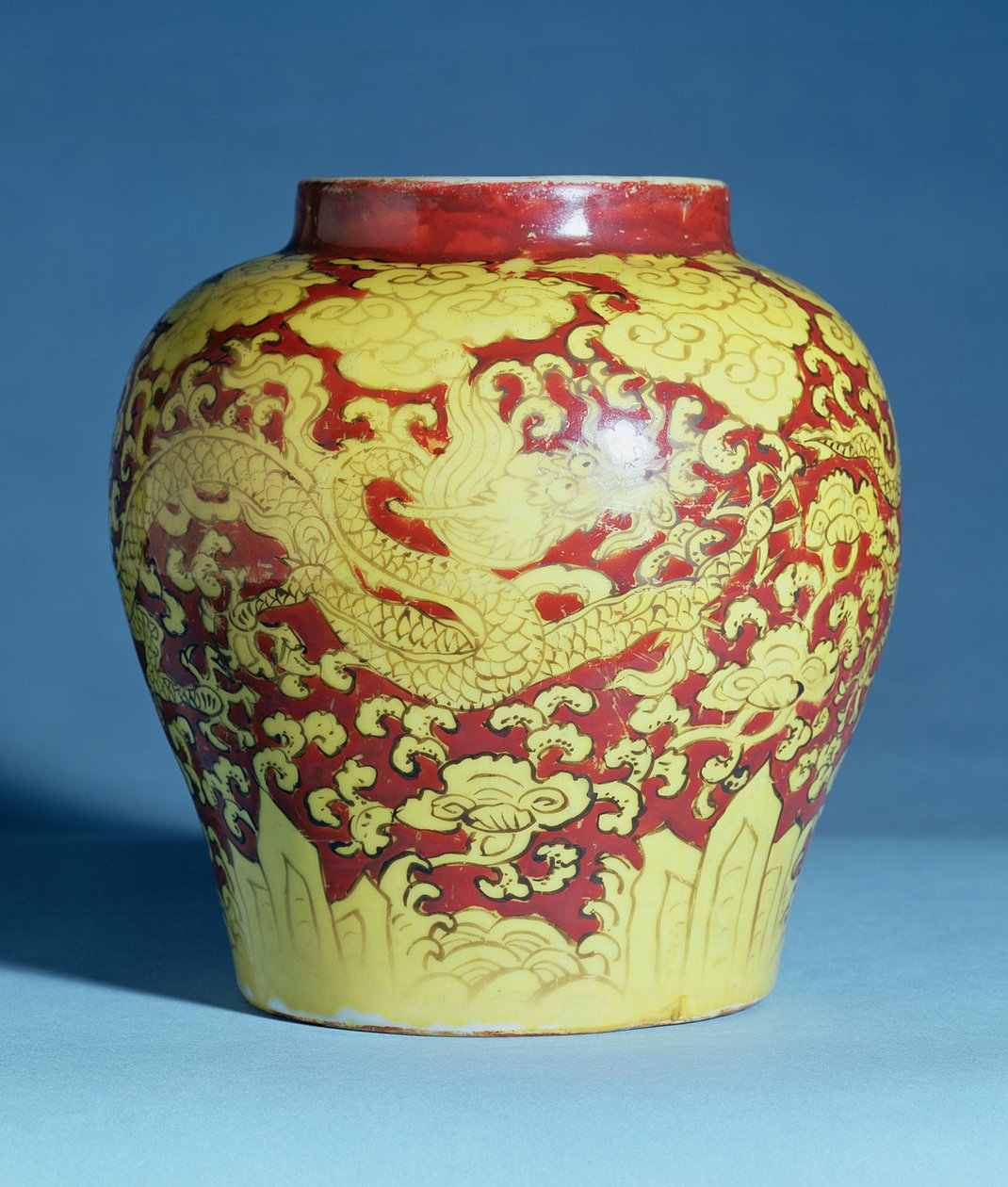 Ming rote und gelbe Balustervase (Chia Ching Mark) (1522-66) von Unbekannt