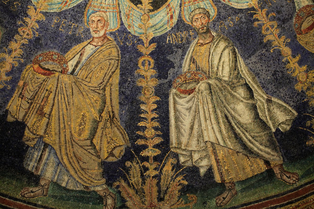 Mosaik der Decke des Baptisteriums von Neon. Detail der Prozession der zwölf Apostel, die sich um das zentrale Mosaik in zwei Richtungen bewegen und mit dem Treffen von St. Peter und St. Paul enden. 5. Jahrhundert, Ravenna, Italien. Eingetragen als UNESCO- von Unbekannt