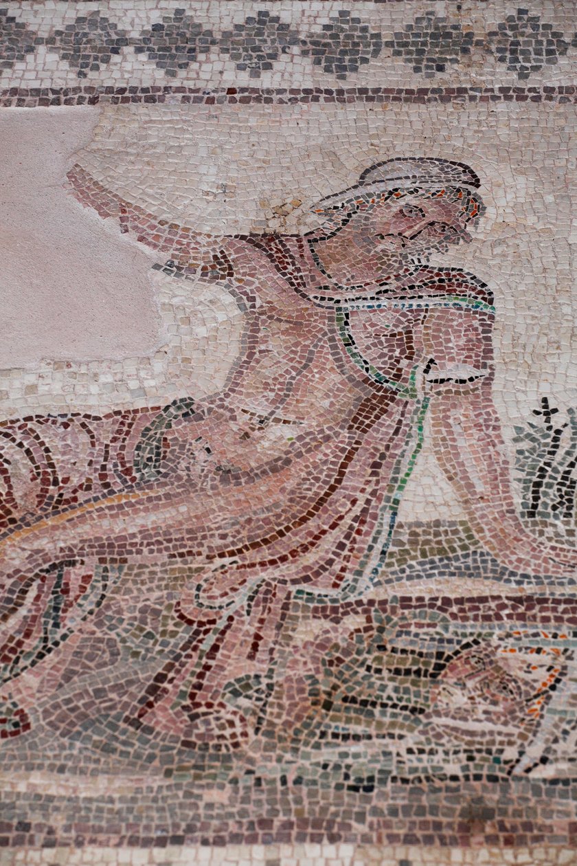 Narziss betrachtet sein Spiegelbild in einem Wasserbecken - Paphos-Mosaiken, Haus des Dionysos - Ende des 2. Jahrhunderts n. Chr. - Zypern von William M. Timlin