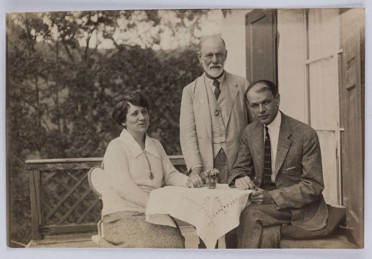 Sigmund Freud und Horace W. und Anjelika Frink, ca. 1920 (s/w Foto) von Unbekannt